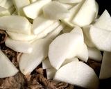 牛薄切り肉と大根の塩麹入り煮物！作り方4写真
