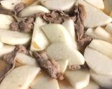 牛薄切り肉と大根の塩麹入り煮物！作り方5写真