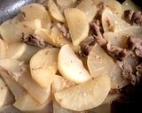 牛薄切り肉と大根の塩麹入り煮物！作り方6写真