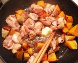 鶏とカボチャのバタポン炒め☆作り方5写真