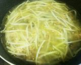 挽肉とモヤシの塩バターラーメン　袋麺使用作り方4写真