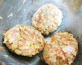生ハンバーグリメイク☆ヘルシーメンチカツ作り方1写真