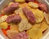 ジャガイモとソーセージの重ね蒸し煮作り方2写真