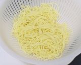 パクチー山盛りで！ガパオ風焼きそば作り方3写真