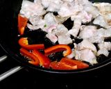 パクチー山盛りで！ガパオ風焼きそば作り方7写真