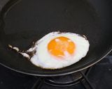 パクチー山盛りで！ガパオ風焼きそば作り方1写真