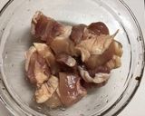 鶏もも肉とキャベツの酒粕味噌炒め作り方1写真