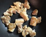 鶏もも肉とキャベツの酒粕味噌炒め作り方2写真