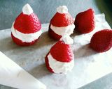 クリスマスに！ホイップいちごサンタ作り方3写真