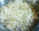 モヤシと豚肉、万能ネギの中華風スープ作り方5写真