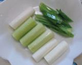 年越しに「鶏ももで鴨南蛮風そば」作り方1写真