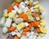 鶏肉と野菜のコンソメスープ作り方3写真