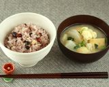 カルシウムも摂れる！冬野菜の白味噌汁作り方4写真