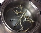 基本の味噌汁〜じゃがいもと油揚げ作り方1写真