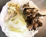 舞茸入り生姜焼き丼作り方1写真