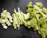 簡単！ブロッコリーチーズのお味噌汁作り方1写真