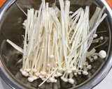 めっちゃ簡単！えのきと豆苗の肉巻き作り方3写真