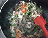 たっぷり山菜とひき肉の炊き込みごはん作り方3写真