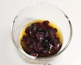 黒豆の煮物とクリームチーズのラム風味。作り方1写真