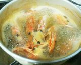 豆腐と若布の味噌汁(赤海老頭を煮出して)作り方3写真