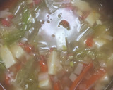 野菜と豆腐と餃子の皮とカニカマのスープ作り方2写真