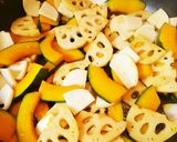 かぼちゃ＆かまぼこバター醤油炒め作り方3写真