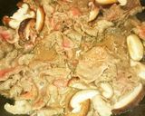 お正月の後に!蒲鉾入り牛肉と根菜の煮物☆作り方3写真