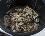 炊飯器で簡単♪きのことベーコンのピラフ♫作り方4写真