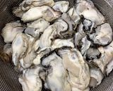 旨味たっぷり！魚介の味噌チーズ鍋作り方1写真