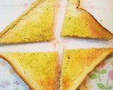 食パンで簡単！ガーリックトースト作り方3写真