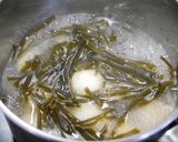 簡単！とろとろ☆里芋と昆布の煮物作り方4写真