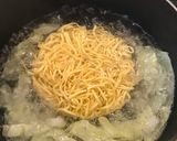 干しえびをミルして投入、えび味噌ラーメン作り方3写真