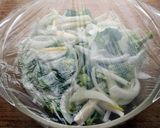 ブロッコリーとタマネギのマヨうま塩和え作り方3写真