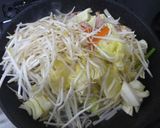 子供も大好き!キャベツともやしの野菜炒め作り方3写真