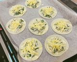 餃子の皮で♪超簡単♪パリパリしらすピザ作り方6写真