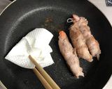お弁当に！焼肉タレで簡単！カニカマ肉巻き作り方6写真