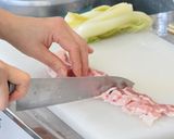 白菜の塩こんぶ香味炒め作り方1写真