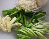 ダイエット☆こんにゃく麺のナンプラー炒め作り方1写真