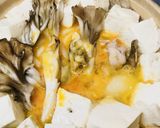 親子玉子とじ鍋●鶏茸豆腐の寄せ鍋の上に！作り方3写真