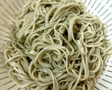 簡単！ネギとわかめたっぷりの肉そば作り方4写真