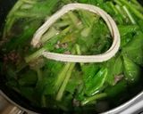 カブの葉と挽肉のスープ作り方3写真