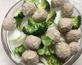 鶏団子と野菜の香味ペースト炒め作り方1写真