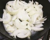 野菜たっぷり・ビーフストロガノフ。作り方2写真