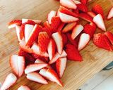 優しいおやつ☆いちごの葛煮ゼリー作り方1写真