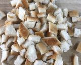 食パンの耳で簡単エビのすり身揚げ！作り方1写真