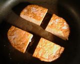 マルシンハンバーグと目玉焼きのトースト作り方1写真
