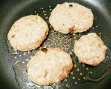 鶏挽き肉☆しめじ☆ヘルシー☆ハンバーグ☆作り方3写真
