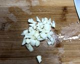 材料3つ♪簡単美味♪鶏肉の梅にんにく炒め作り方1写真