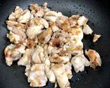 材料3つ♪簡単美味♪鶏肉の梅にんにく炒め作り方4写真