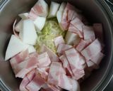 カブとベーコンの味噌汁*作り方1写真